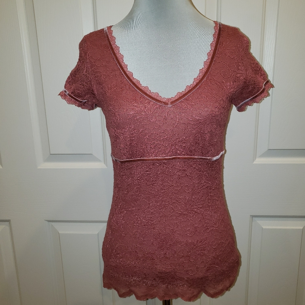 Tape measure Rose lace top Sz S